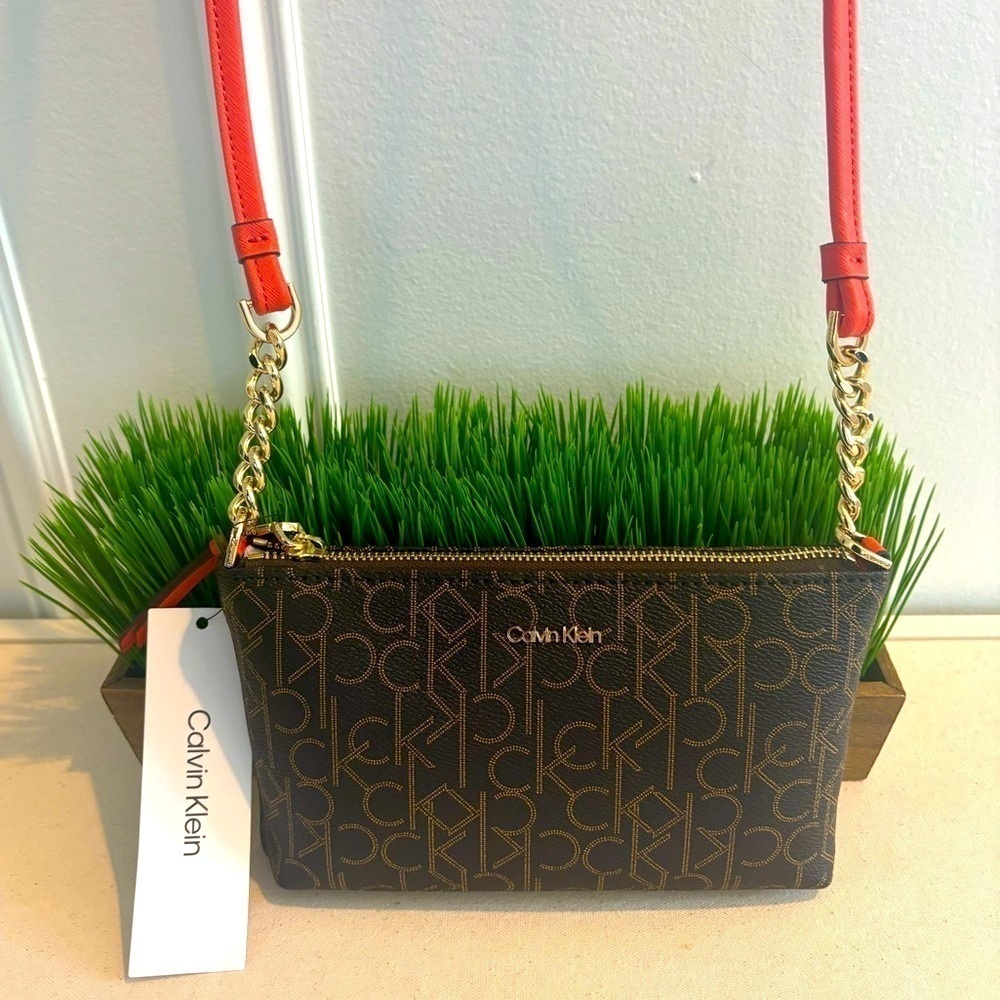 Calvin Klein | NWT | Hayden Saffiano Leather Chain Crossbody